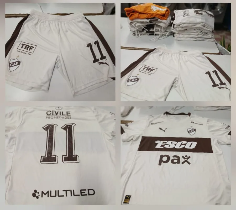 Conjunto deportivo limpio después del tratamiento